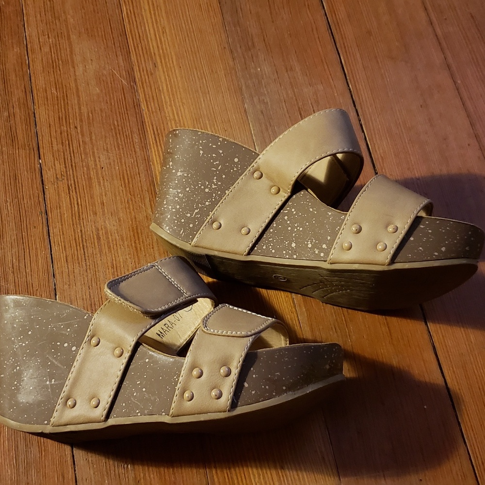 Refresh Brand platform tan slides
